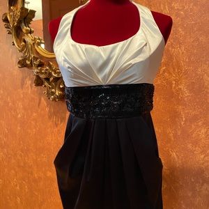 Black and White evening mini dress. Size 6